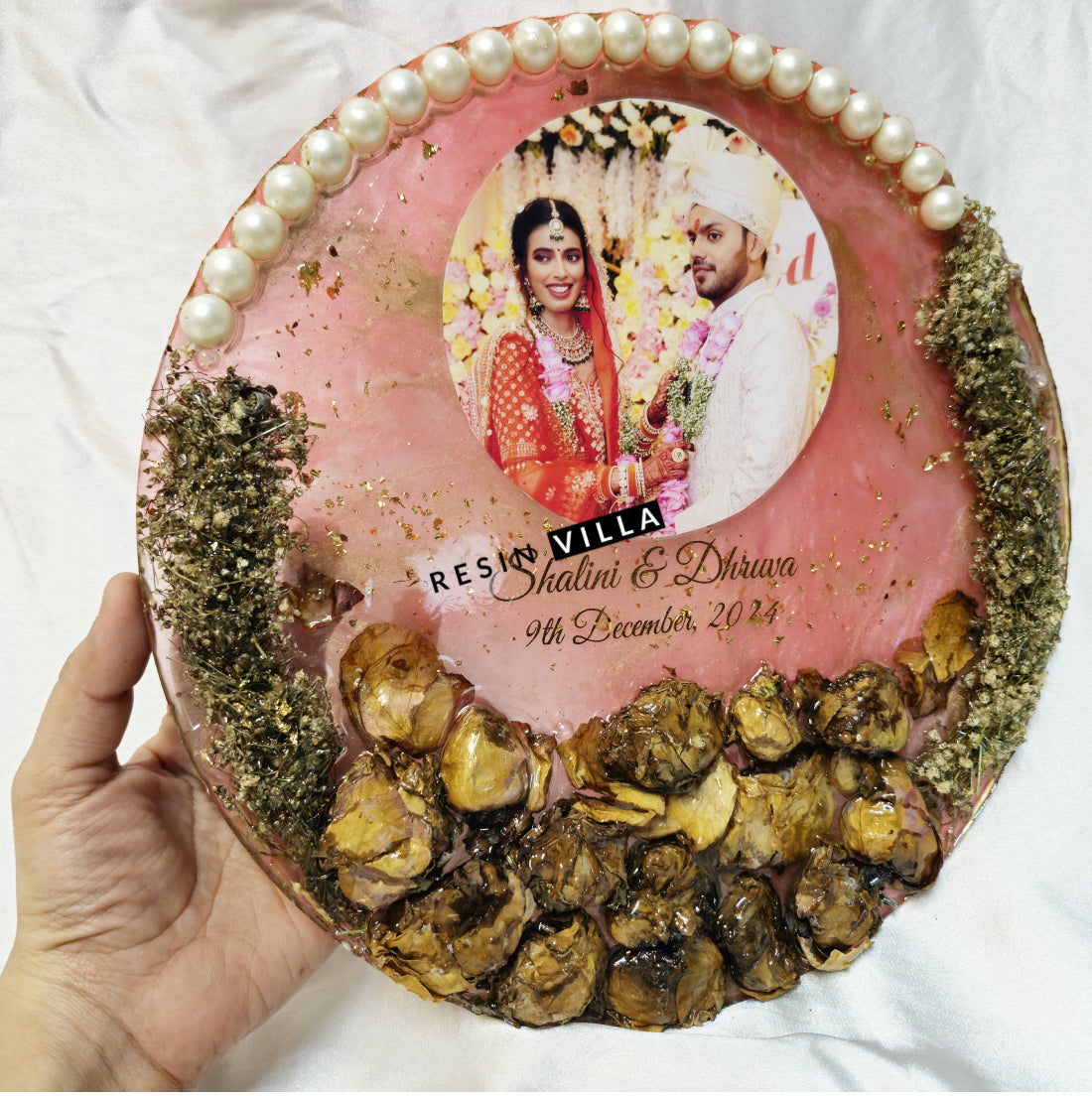 فن الراتينج، الحفاظ على الفارمالا، إطار صورة زهرة دائري الشكل مقاس 12 بوصة، الحفاظ على الفارمالا الزهرية / إكليل الزهور للزوجين على خلفية بلون الخوخ