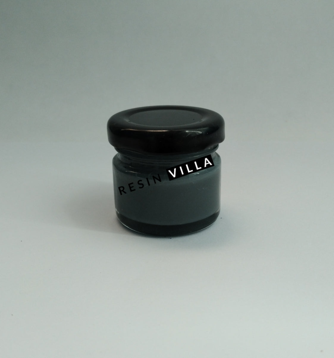 مادة فنية من الراتينج، صبغة غير شفافة، لون رمادي غامق