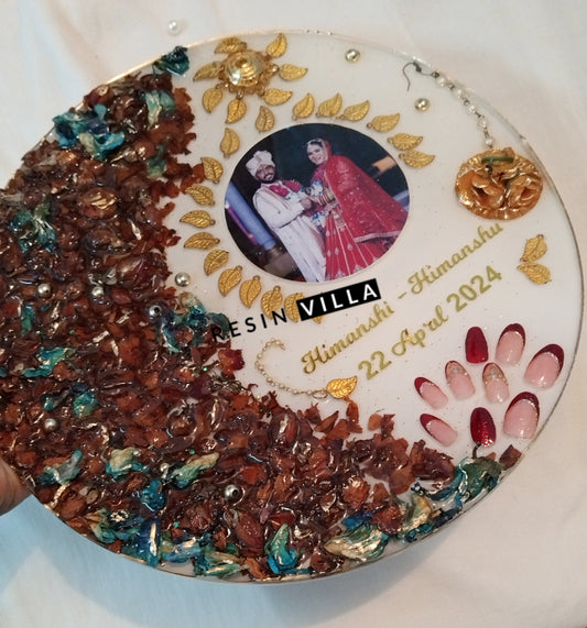 Varmala preservation in resin is an enchanting way to celebrate your love and keep the memories of your wedding day alive.