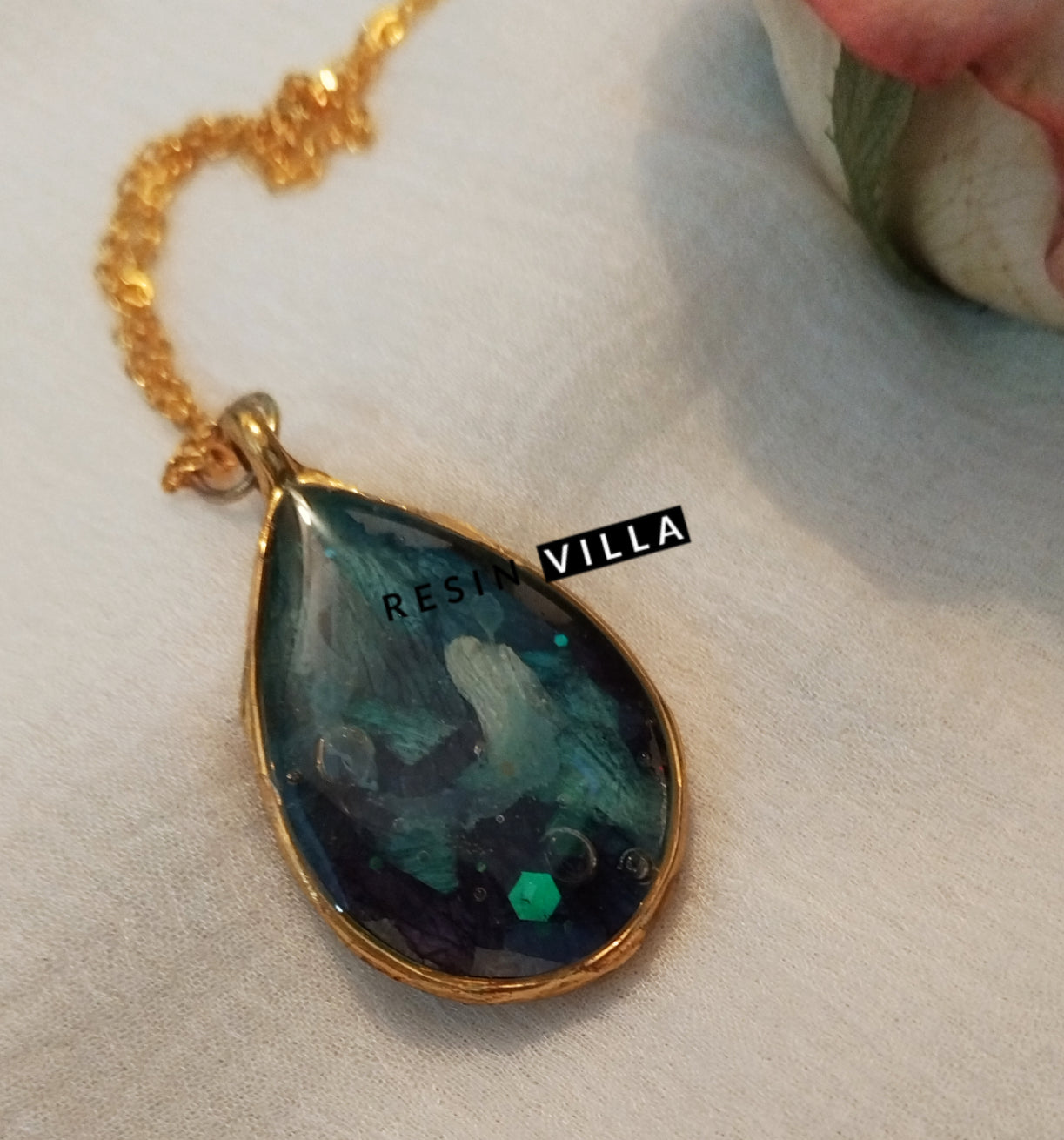Resin Art, Jwellery, Golden Drop Bezel Shape Pendant For Girls / Female