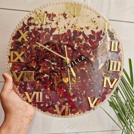 ساعة حائط فنية من الراتينج، ساعة حائط دائرية مقاس 12 بوصة بأرقام رومانية وقاعدة من نسيج الرخام